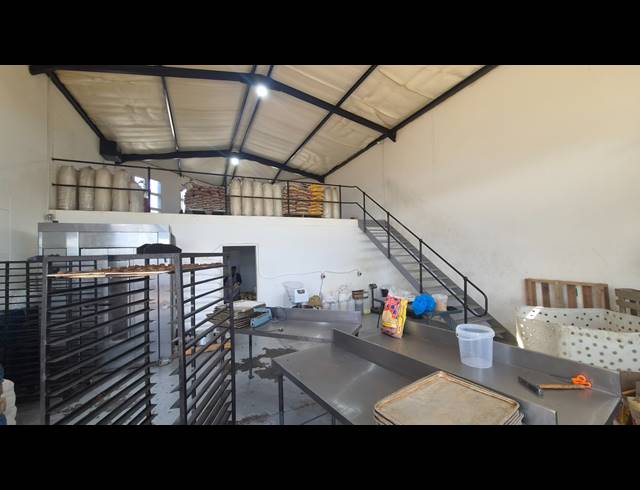 174M² WAREHOUSE TO LET IN BARTLETT